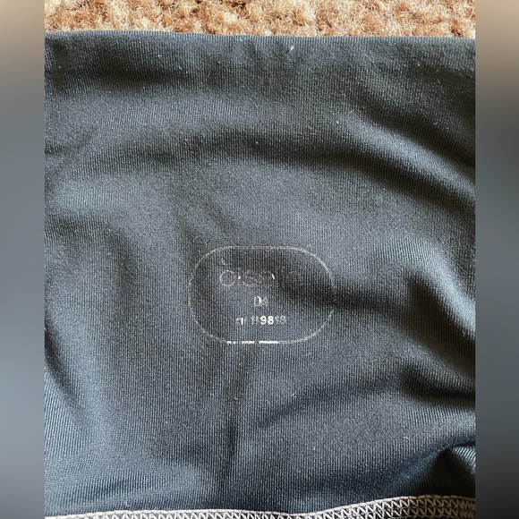 Oiselle spandex shorts mid-rise Size SM or 4 - Picture 3 of 3